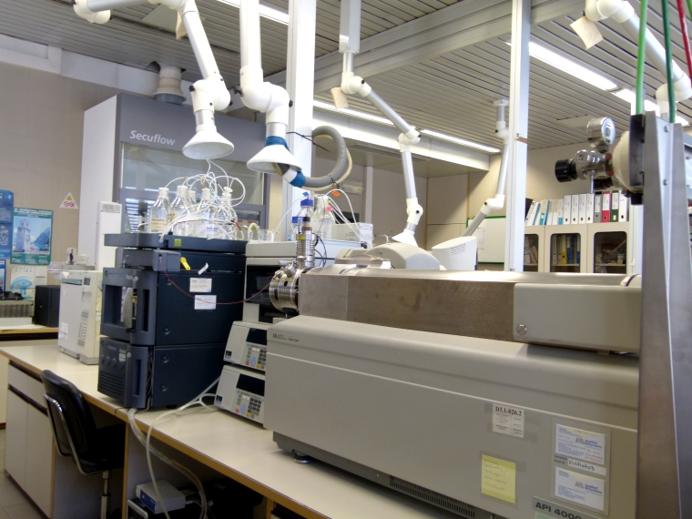 Flüssigchromatografie-Massenspektrometer (Foto: Landesagentur für Umwelt, A. Veneri, 2016)