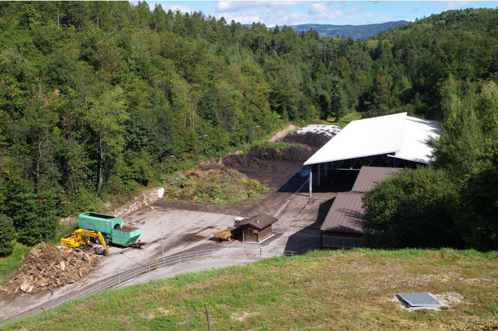 Kompostieranlage Eppan - Offene Mietenkompostierung von Bio- und Grünabfällen (Quelle: Landesagentur für Umwelt und Klimaschutz)
