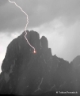 Blitzeinschlag am Langkofel: Das von einem User gepostete Foto ist derzeit eines der meistgeklicktesten Fotos auf der Facebookseite des Wetterdiensts (Copyright Tobias Pernstich)