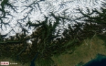 Auf dem Satellitenbild sind die verschneiten Berge nach dem Wintereinbruch der letzten Woche ersichtlich.