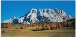 Die Unversehrtheit des Gutes zu schützen ist das Ziel der Gemeinsamen Fühungsstrategie für das Dolomiten UNESCO Welterbegebiet, die heute von der Landesregierung genehmigt wurde; im Bild der Heiligkreuzkofel im Gadertal.
